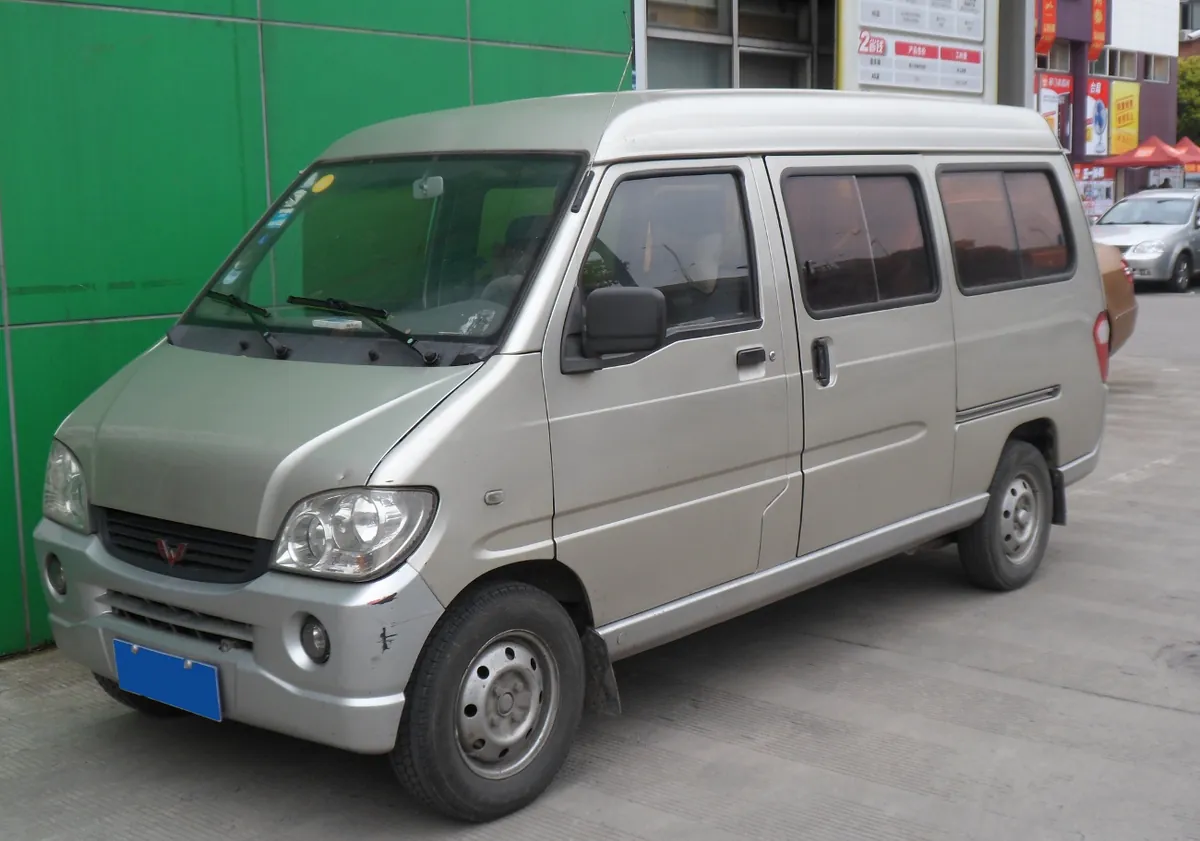 BusManiak.pl – Kamper Vala na bazie Wulinga Sunshine – tańszy niż Dacia Sandero
