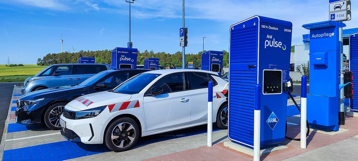 BusManiak.pl – Elektryczny bus stanął na trasie do Morskiego Oka. Mimo awarii resort zamawia 16 kolejnych pojazdów
