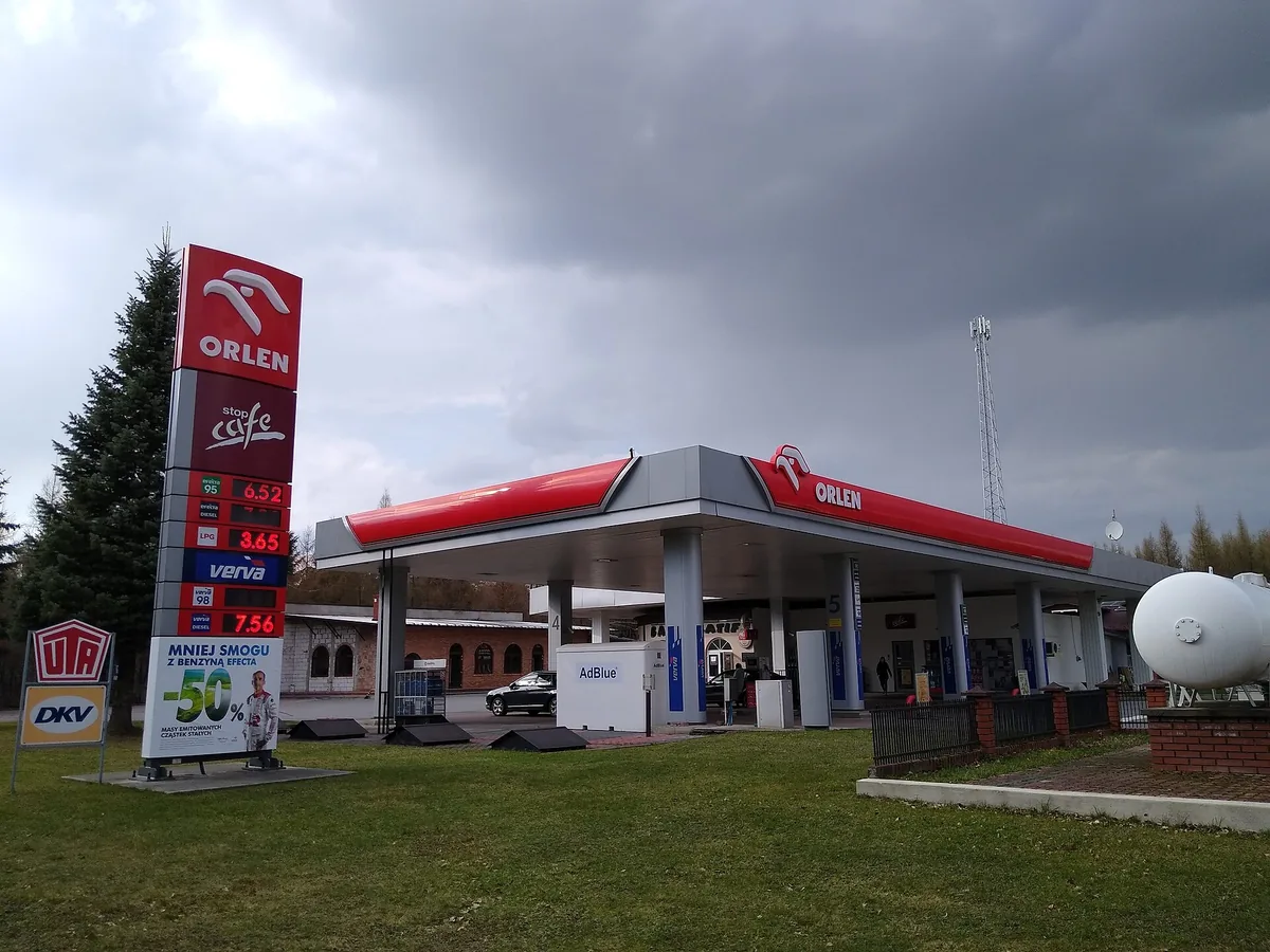BusManiak.pl – Tankowanie ma być tańsze. Rząd obniżył ceny maksymalne paliw